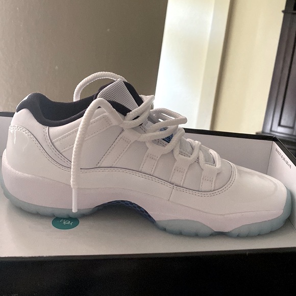 Air Jordan 11 Retro Low GS 'Legend
Blue' - Picture 1 of 8